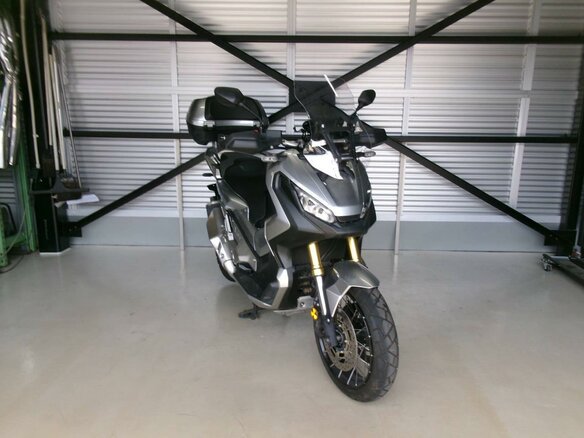 2017 Honda X-ADV, серебристый - вид 2