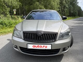 2010 Skoda Octavia Czech market II (A5) Рестайлинг, серый, 720000 рублей, вид 3