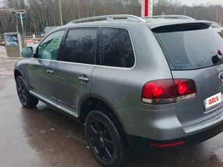 2008 Volkswagen Touareg I Рестайлинг, серебристый, 850000 рублей, вид 4