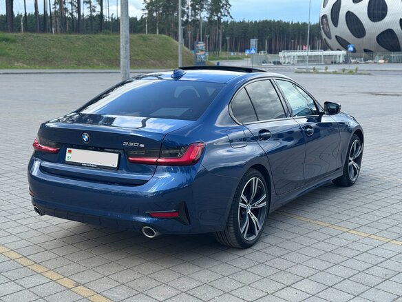 2020 BMW 3 серии 330e VII (G2x), голубой, 3503582 рублей - вид 4