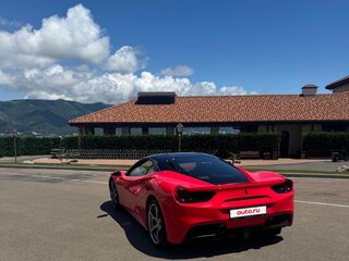 2017 Ferrari 488 GTB, красный, 18500000 рублей, вид 4