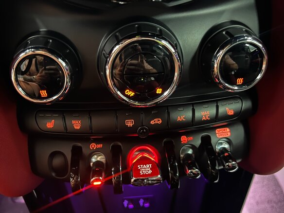2019 Mini Cabrio JCW John Cooper Works III Рестайлинг, красный, 3490000 рублей - вид 14