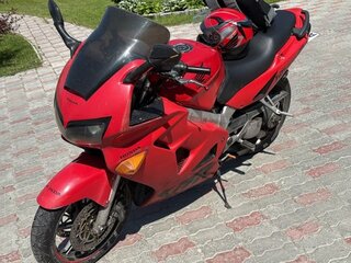 1999 Honda VFR 800, красный, 330000 рублей, вид 1