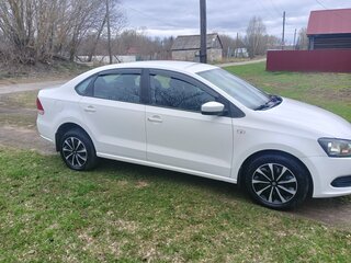 2012 Volkswagen Polo V, белый, 700000 рублей, вид 2
