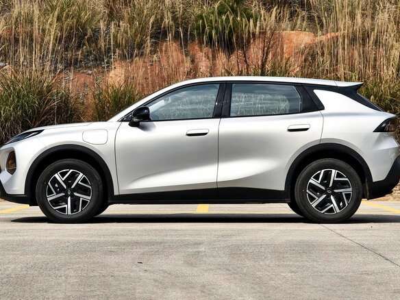 2026 Changan Qiyuan Q05 51.9 kWh II, серебристый - вид 8