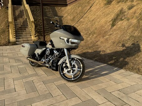 2024 Harley-Davidson Road Glide, серый, 3150000 рублей, вид 4
