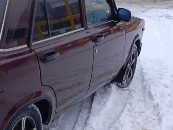 2008 Lada (ВАЗ) 2107, пурпурный, 200000 рублей - вид 2