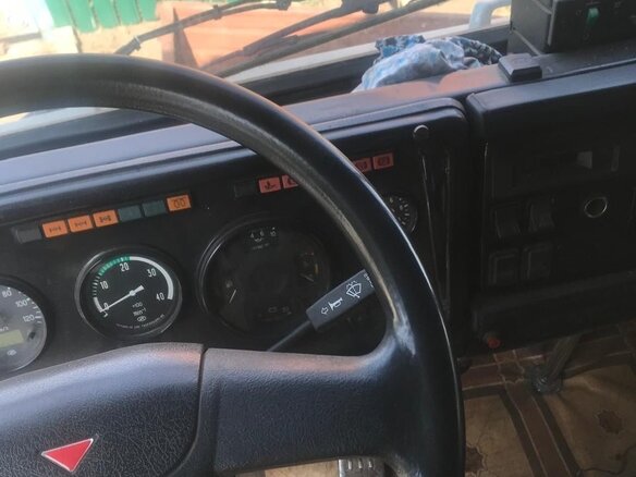2005 КамАЗ 54115, серебристый, 2100000 рублей - вид 9