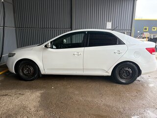 2012 Kia Cerato 6-speed II, белый, 600000 рублей, вид 5