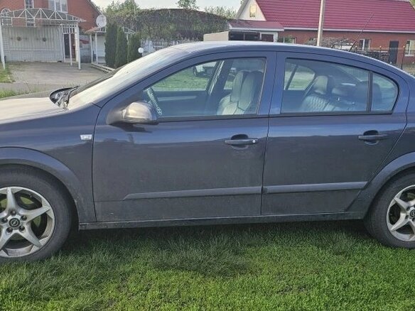 2008 Opel Astra H Рестайлинг, серый, 430000 рублей - вид 3