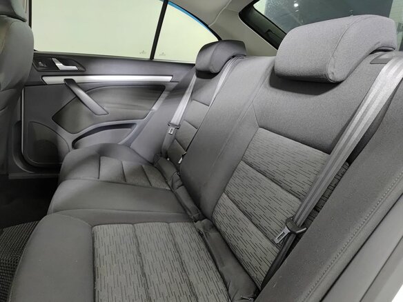 2013 Skoda Octavia II (A5) Рестайлинг, белый - вид 11