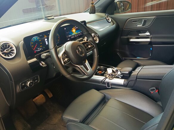2020 Mercedes-Benz GLA 220 II (H247), чёрный - вид 3