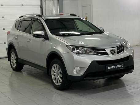 Toyota RAV4 IV (XA40)