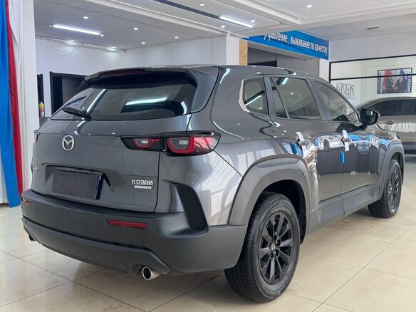 2023 Mazda CX-50, серый, 2900000 рублей - вид 5