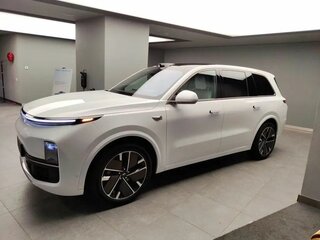 2025 Li Auto (Lixiang) L9 52.3 kWh I Рестайлинг, белый, 12608480 рублей, вид 2