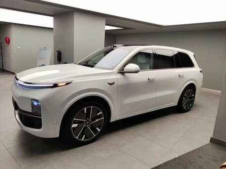 2025 Li Auto (Lixiang) L9 52.3 kWh I Рестайлинг, белый, 12608480 рублей, вид 2