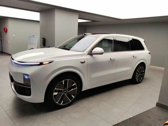 2025 Li Auto (Lixiang) L9 52.3 kWh I Рестайлинг, белый, 12608480 рублей - вид 1