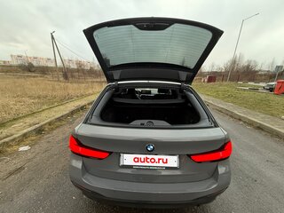 2021 BMW 5 серии 530d xDrive VII (G30/G31/G38) Рестайлинг, серый, 4000000 рублей, вид 4
