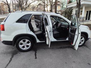 2018 Kia Sorento II Рестайлинг, белый, 1900000 рублей, вид 4
