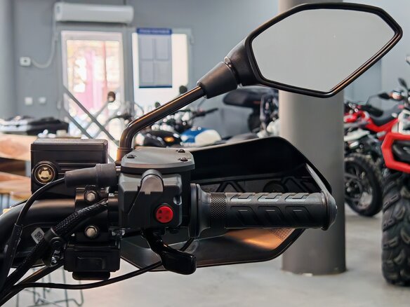 2026 Loncin XWolf 550, серый, 817000 рублей - вид 19