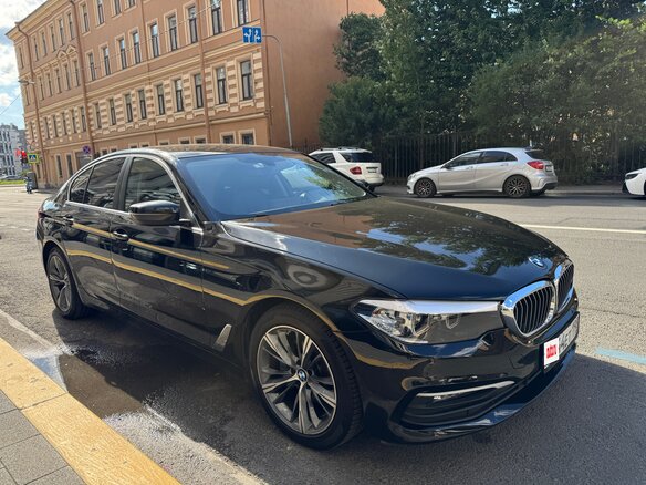 2018 BMW 5 серии 520d VII (G30/G31/G38), чёрный, 3200000 рублей - вид 1