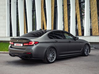 2023 BMW 5 серии M550i xDrive VII (G30/G31/G38) Рестайлинг, белый, 10500000 рублей, вид 4