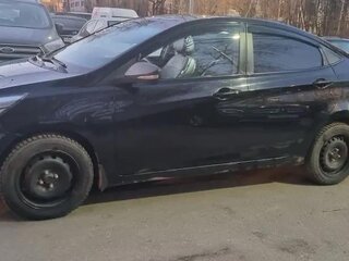 2014 Hyundai Solaris I Рестайлинг, чёрный, 560000 рублей, вид 2