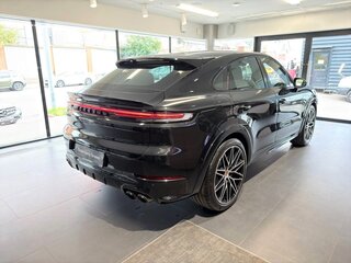 2026 Porsche Cayenne GTS Coupé III Рестайлинг, чёрный, 26840000 рублей, вид 3