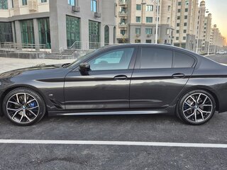 2021 BMW 5 серии 530i xDrive VII (G30/G31/G38) Рестайлинг, серый, 6150000 рублей, вид 4