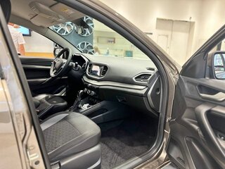 2026 Lada (ВАЗ) Vesta I Рестайлинг (NG), коричневый, 1780000 рублей, вид 5