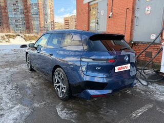 2022 BMW iX xDrive40 I (I20), синий, 6750000 рублей, вид 4