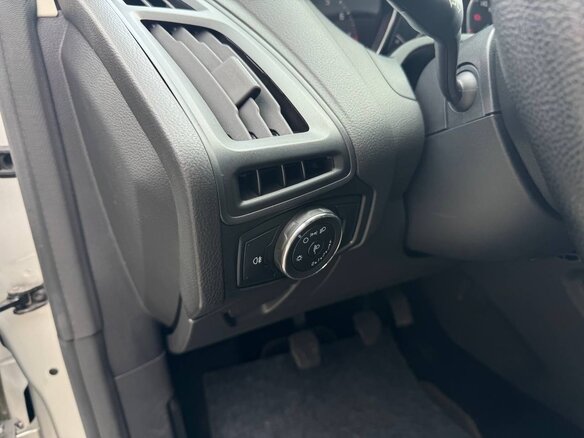 2011 Ford Focus III, серый - вид 17