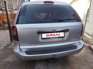 2005 Chrysler Town & Country IV Рестайлинг, серебристый, 950000 рублей, вид 3