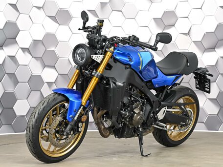 2023 Yamaha XSR900, синий, 999000 рублей, вид 2