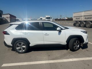 2020 Toyota RAV4 V (XA50), белый, 3200000 рублей, вид 2