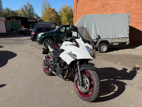 2011 Yamaha XJ6 (FZ6R), белый, 450000 рублей, вид 3