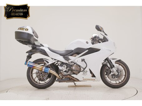 2016 Honda VFR 800, белый, 795000 рублей, вид 2