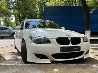 2009 BMW 5 серии 528i V (E60/E61) Рестайлинг, белый, 1340000 рублей, вид 3