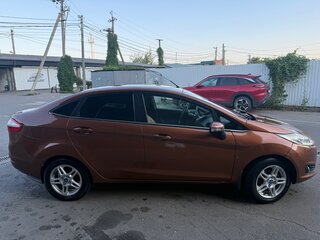2015 Ford Fiesta Mk6 Рестайлинг, коричневый, 700000 рублей, вид 2