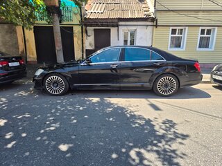 2008 Mercedes-Benz S-Класс 550 Long V (W221), чёрный, 1040000 рублей, вид 4