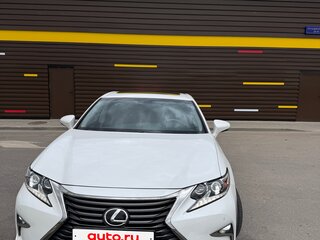 2017 Lexus ES 250 VI Рестайлинг, белый, 3500000 рублей, вид 4