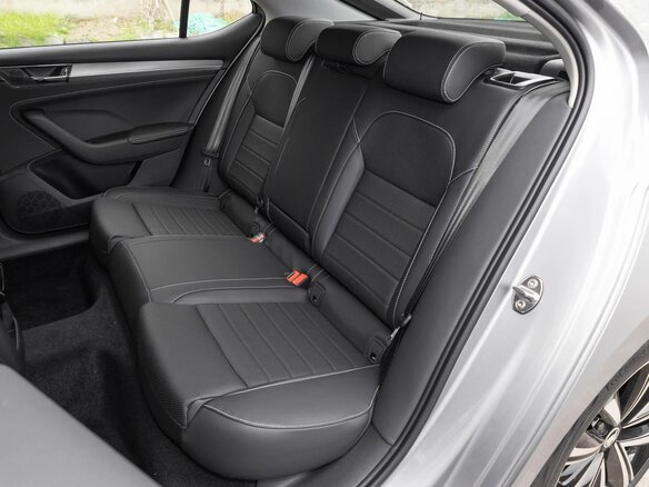2025 Skoda Superb III Рестайлинг, серебристый - вид 29