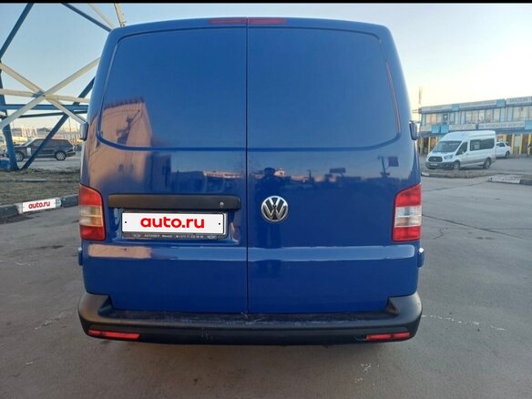 2012 Volkswagen Transporter, синий, 1385000 рублей - вид 4