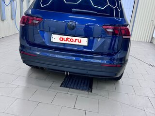2017 Volkswagen Tiguan II, синий, 2500000 рублей, вид 3