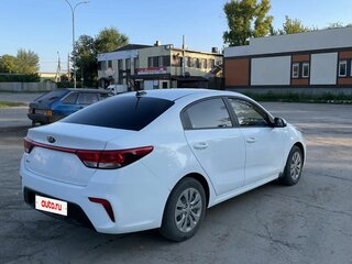 2020 Kia Rio IV, белый, 1200000 рублей, вид 3