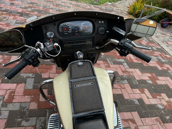 1995 Harley-Davidson Electra Glide, золотистый, 650000 рублей - вид 4