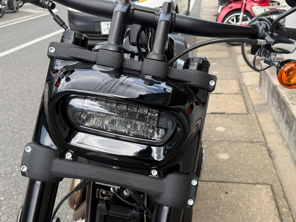 2024 Harley-Davidson Fat Bob, серый, 1700000 рублей - вид 3