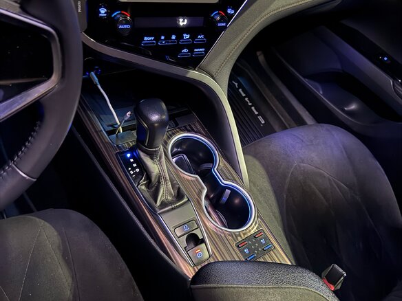 2019 Toyota Camry VIII (XV70), чёрный, 2950000 рублей - вид 9