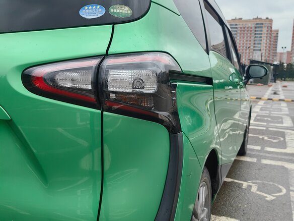 2015 Toyota Sienta II, зелёный, 1290000 рублей - вид 10