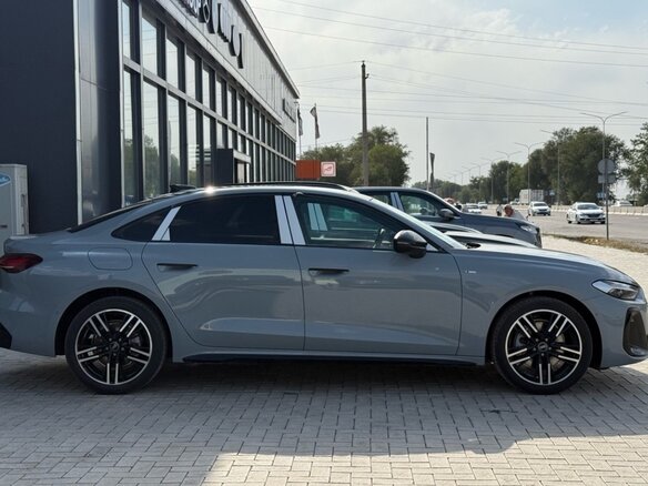 2026 Audi A5 L III (B10), серебристый, 5450000 рублей - вид 3